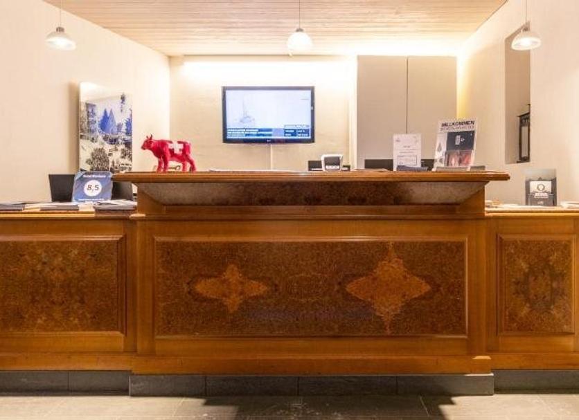 Front desk Photo