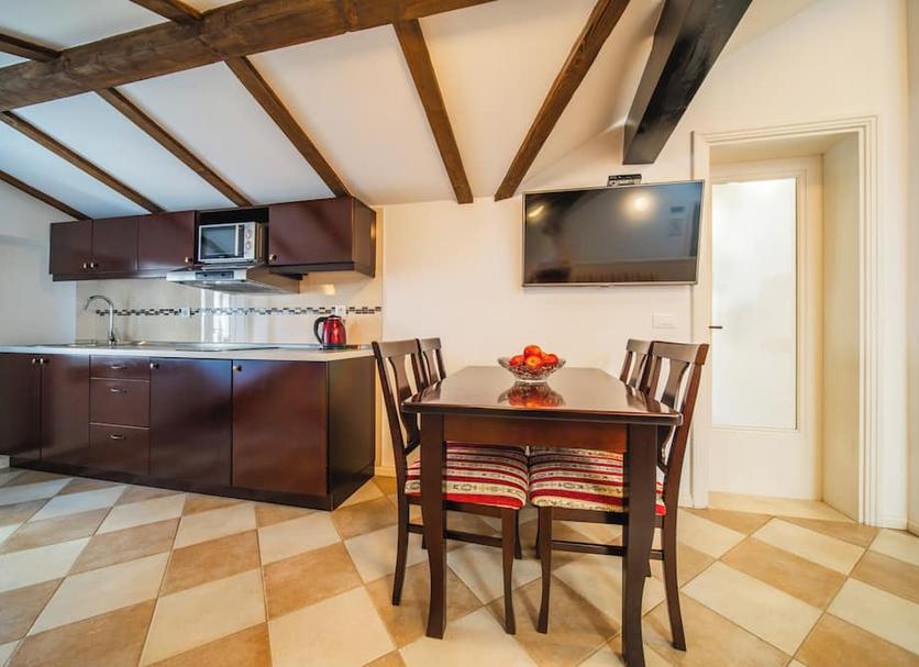 Kitchen Photo