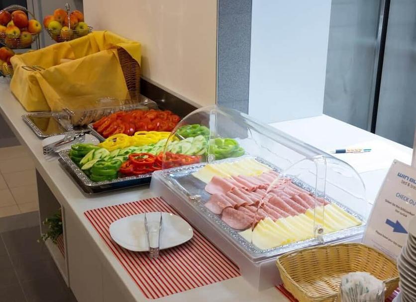 Buffet Photo