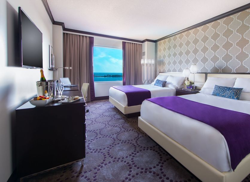 Harrah's Gulf Coast, Biloxi guest room with two beds and ocean-view balcony