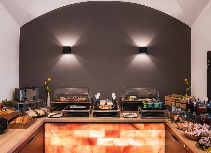 Buffet Photo