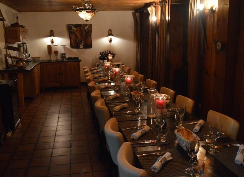 Restaurant Photo