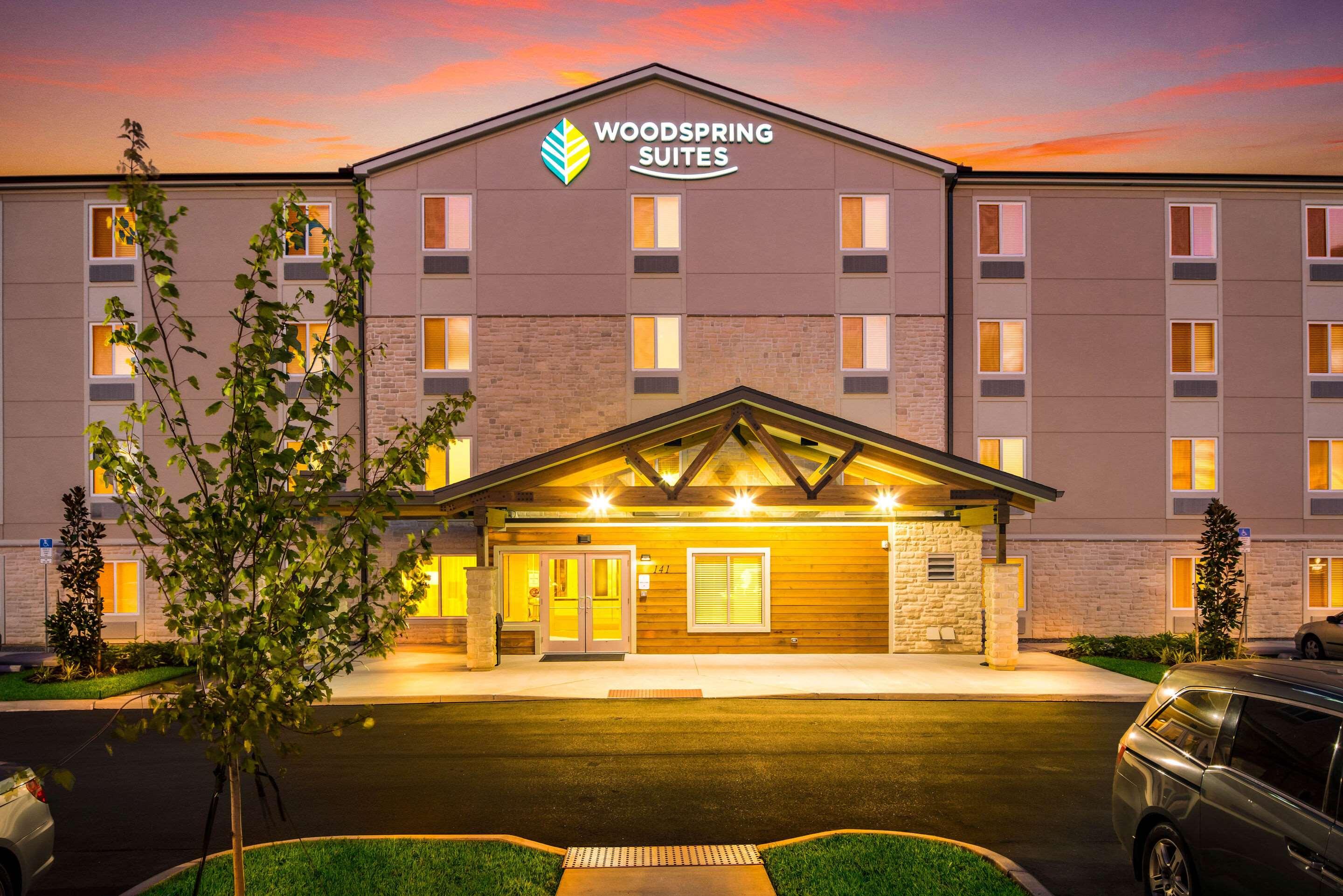 WOODSPRING SUITES - Prices & Specialty Hotel Reviews (Lynchburg, VA)