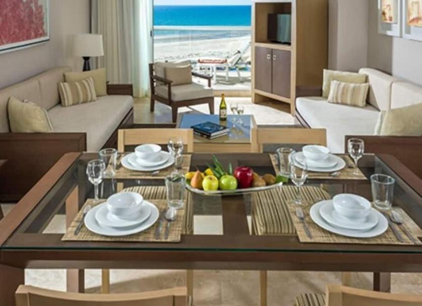 Dining room Photo