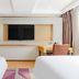 Lavande Hotels Nanjing Confucius Temple Daguang Road guest room with twin beds and desk in Nanjing
