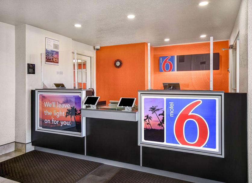 Front desk Photo
