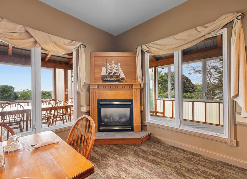 Dining room Photo
