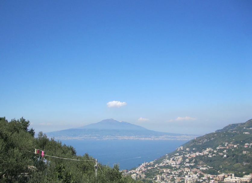 Bed and Breakfast Sunflower in Vico Equense with panoramic sea and mountain view