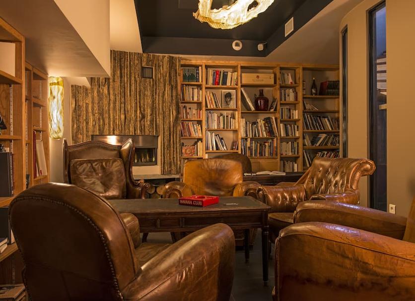 Lounge Photo