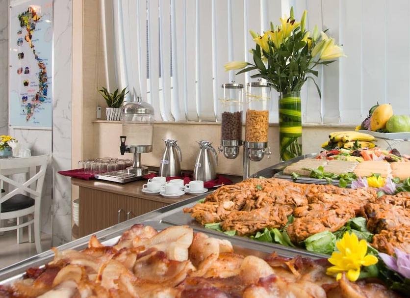 Buffet Photo