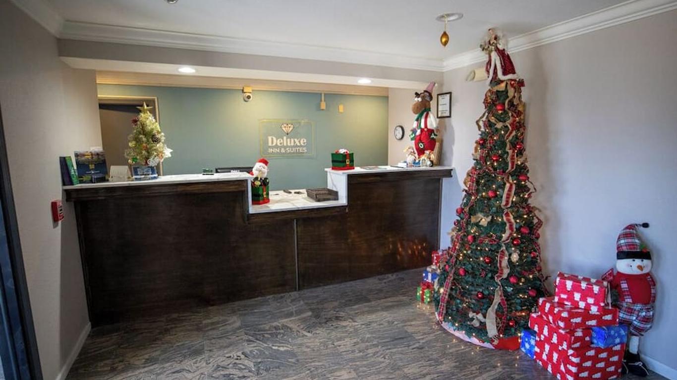 Deluxe Inn & Suites