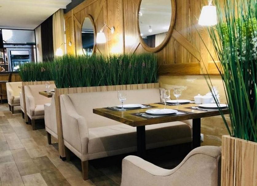 Restaurant Photo