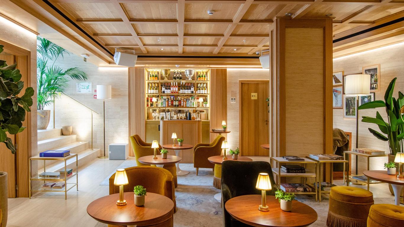 Browns Avenue Hotel