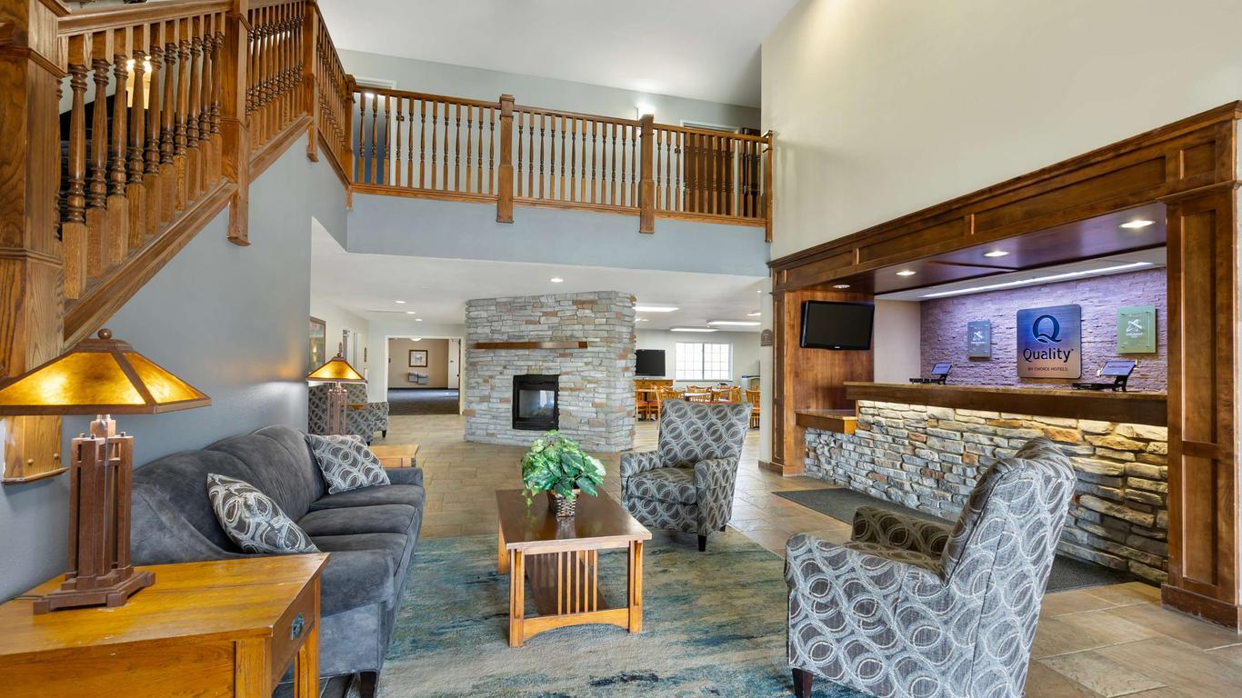 Quality Inn and Suites Fort Madison near Hwy 61