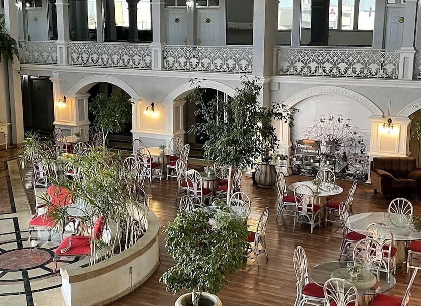 Restaurant Photo