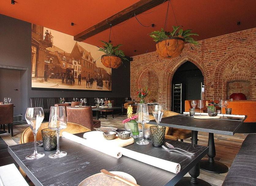 Restaurant Photo
