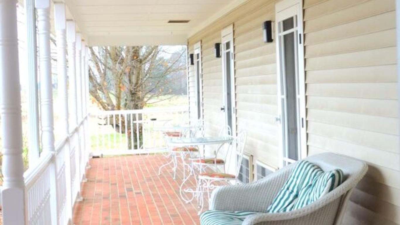 Four Seasons Country Inn