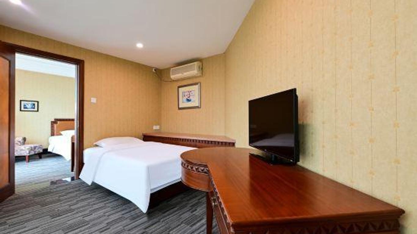 Zhongshan Sunshine Holiday Hotel (Zhongshan Pedestrian Street Xingzhong Plaza Store)