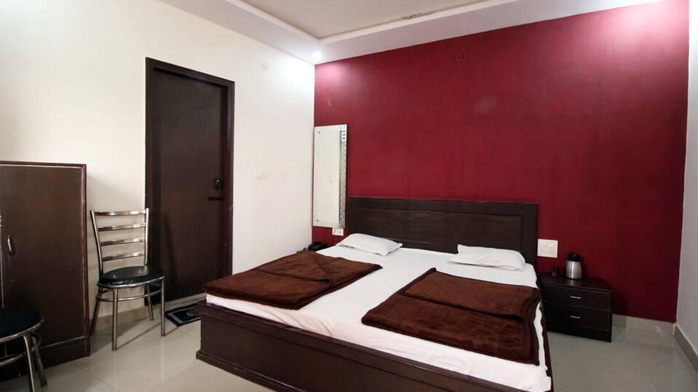 Hotel Raj Paradise