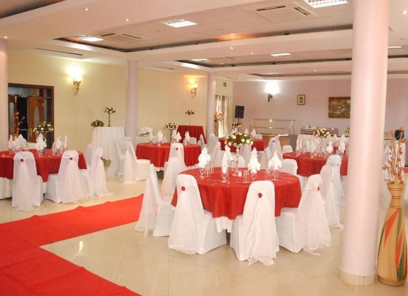 Banquet hall Photo