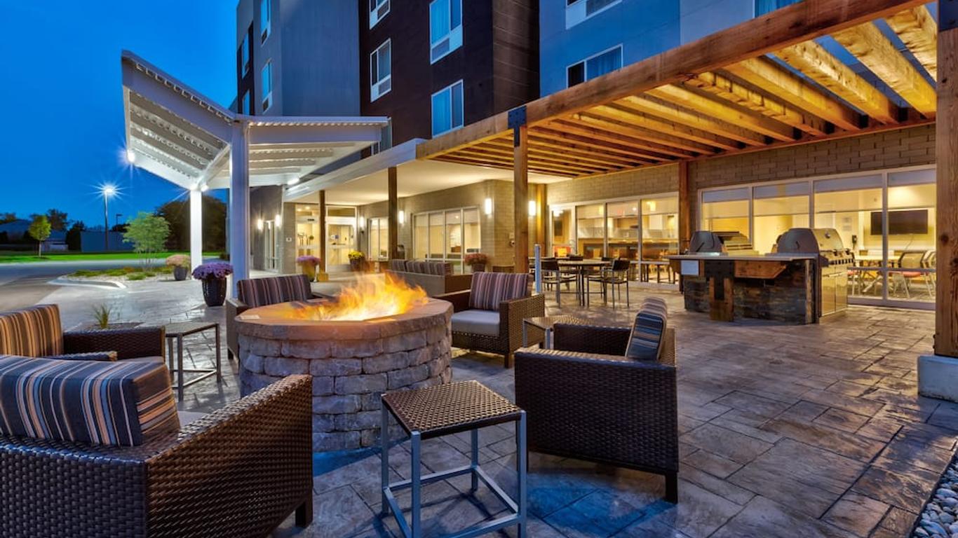 TownePlace Suites by Marriott Grand Rapids Airport Southeast