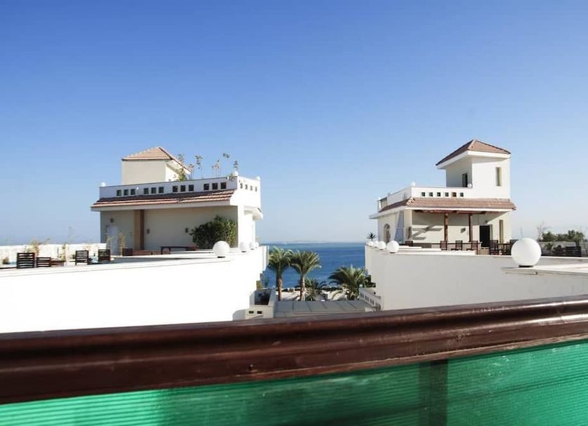 Elaria Hotel Hurgada in Hurghada with rooftop sea view and white buildings