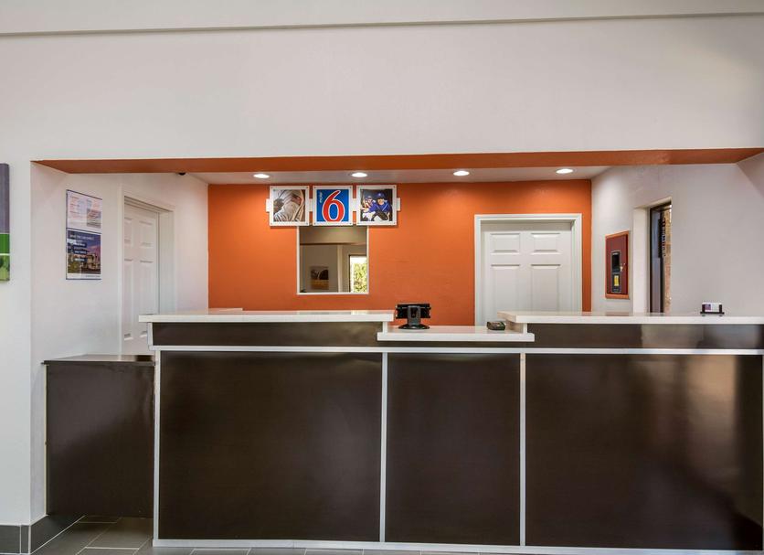 Front desk Photo