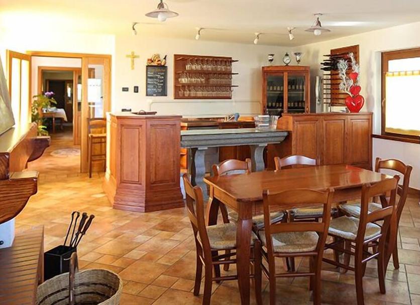 Dining room Photo