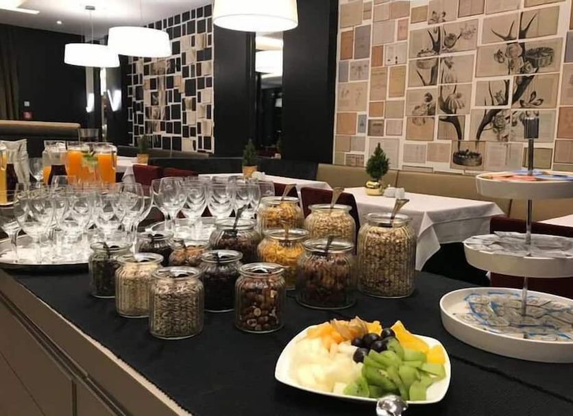 Buffet Photo