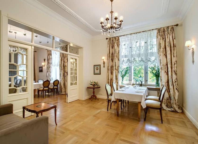 Dining room Photo