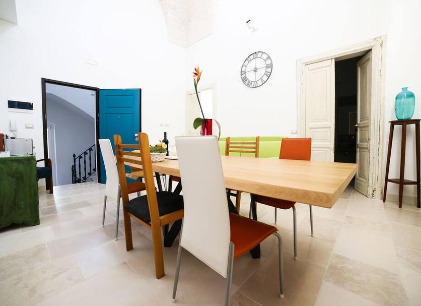Dining room Photo