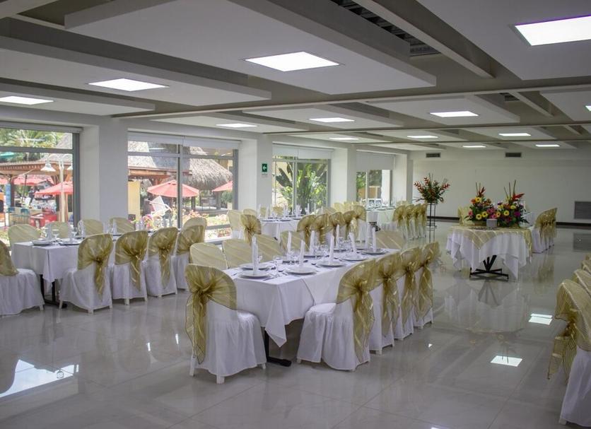 Banquet hall Photo
