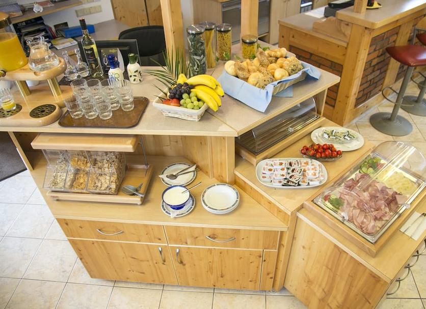 Buffet Photo