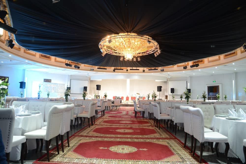 Banquet hall