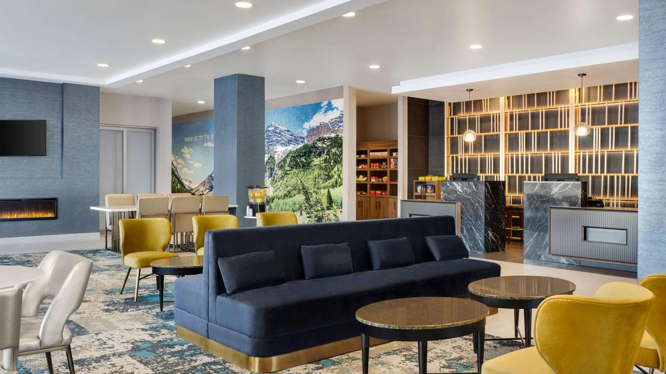 La Quinta Inn & Suites by Wyndham Denver Parker