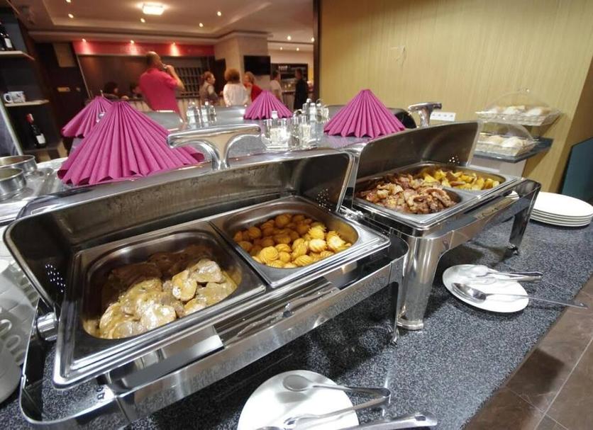 Buffet Photo