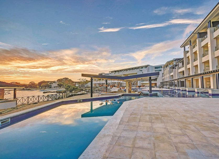 Hideaway at Royalton Negril, An Autograph Collection Resort - Adults Only: infinity pool and ocean sunset view