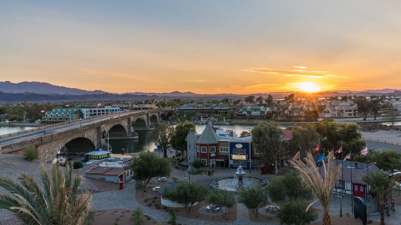 Holiday Inn Express & Suites Lake Havasu - London Bridge