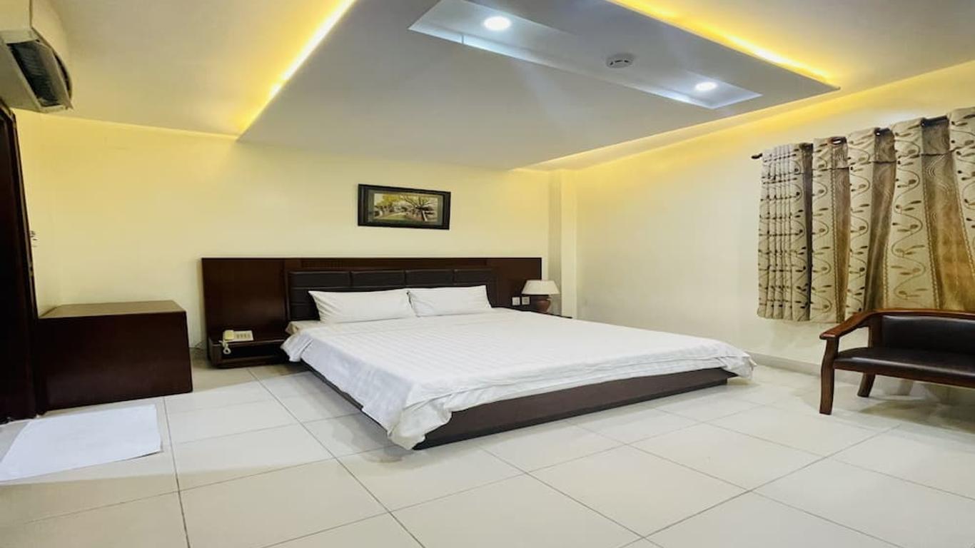 Binh Hung Hotel