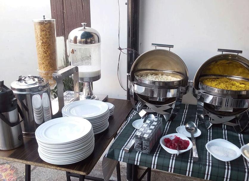 Buffet Photo