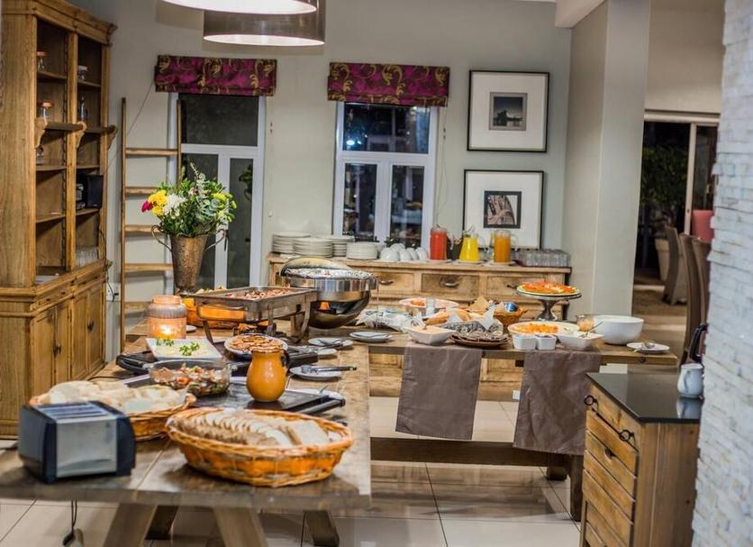 Buffet Photo