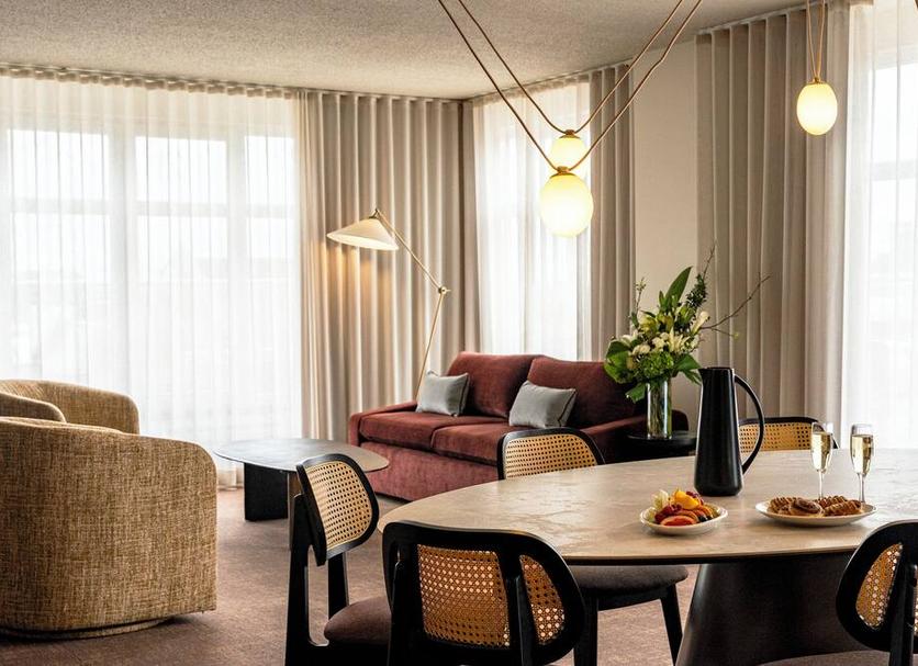 Dining room Photo