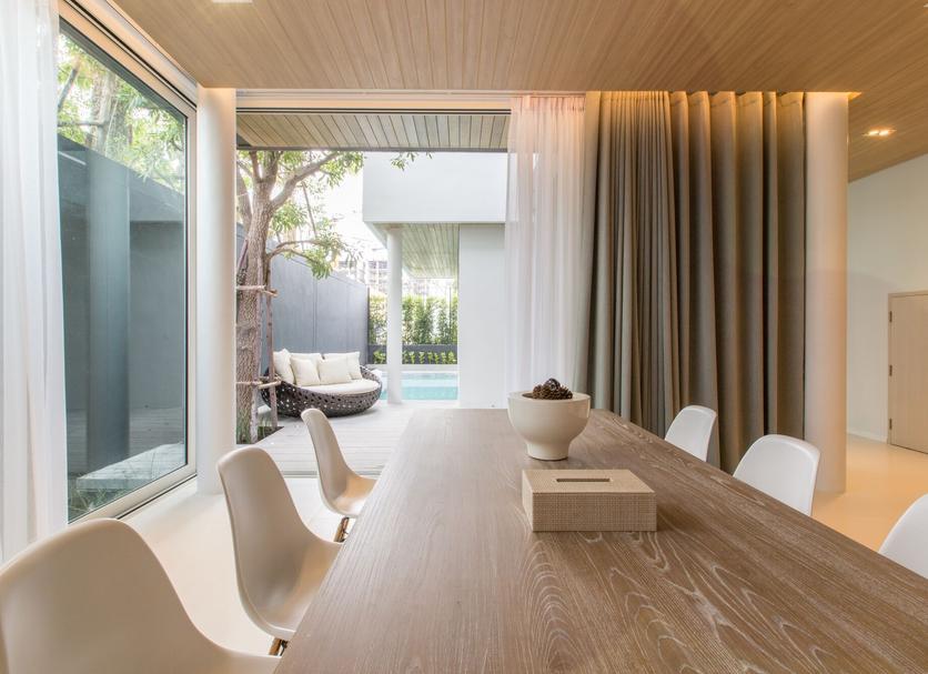 Dining room Photo