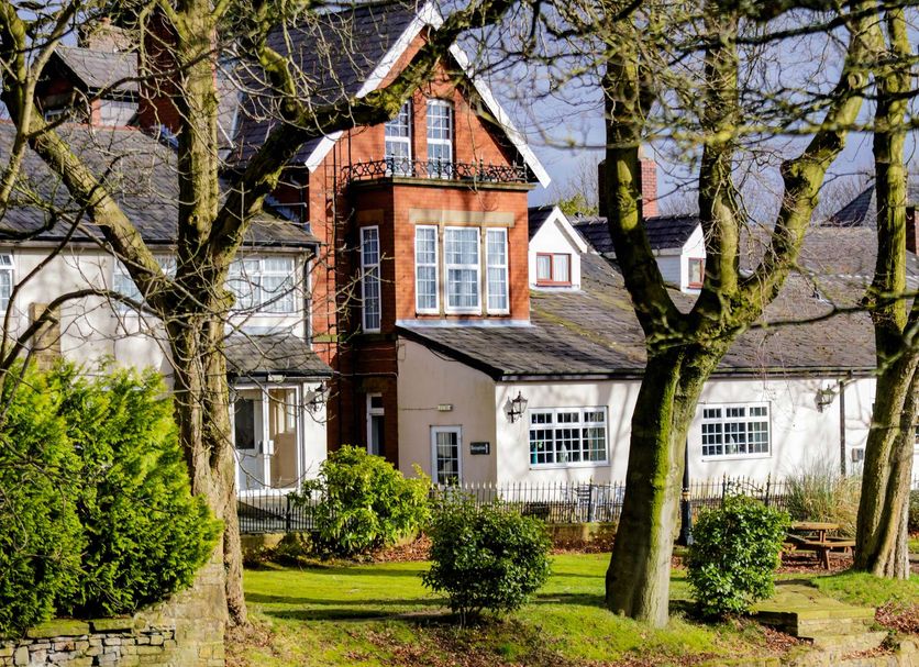 Best Western Manchester Bury Bolholt Country Park Hotel in Bury by a reflective canal and gardens