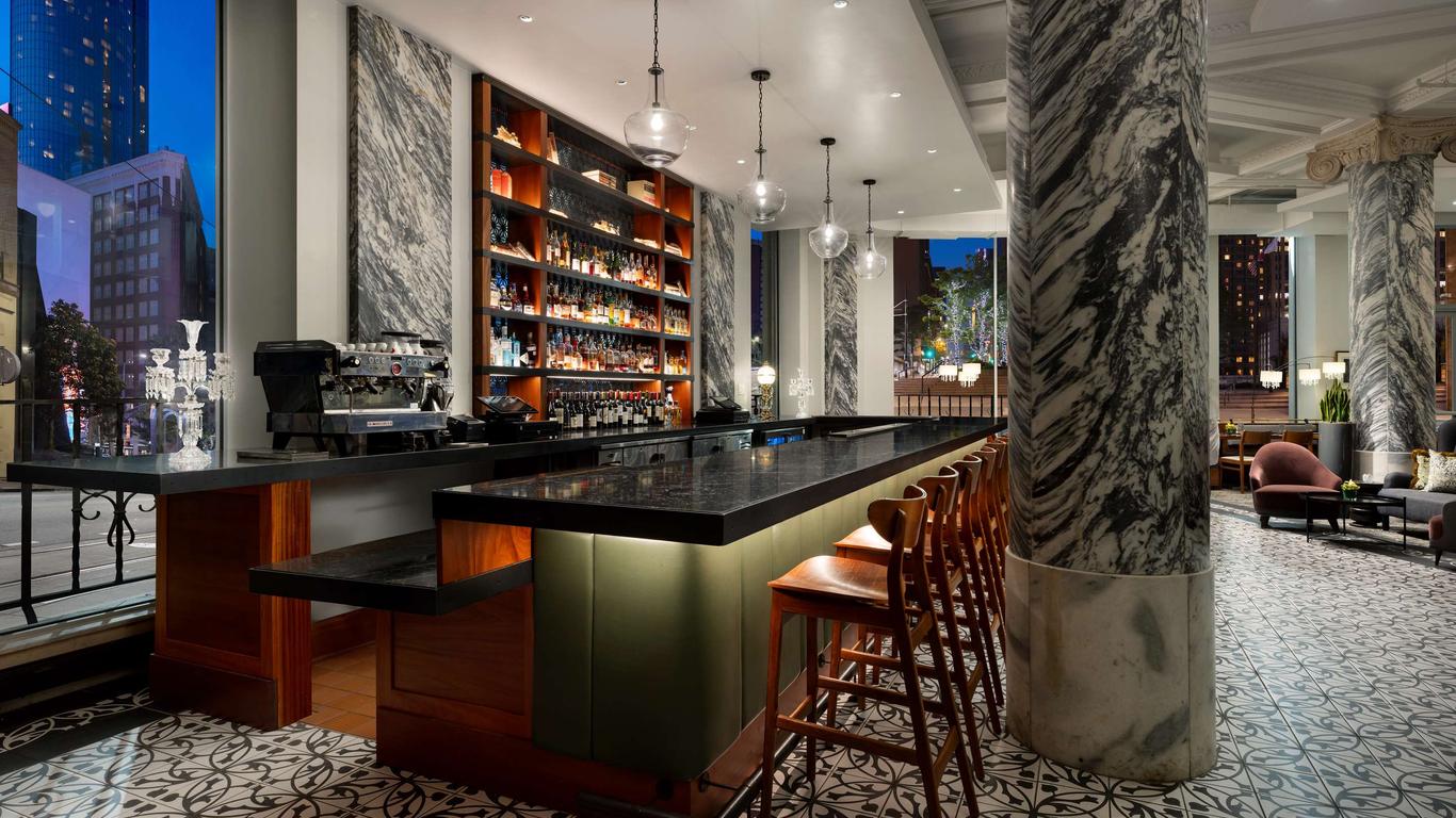 The Candler Hotel Atlanta, Curio Collection by Hilton