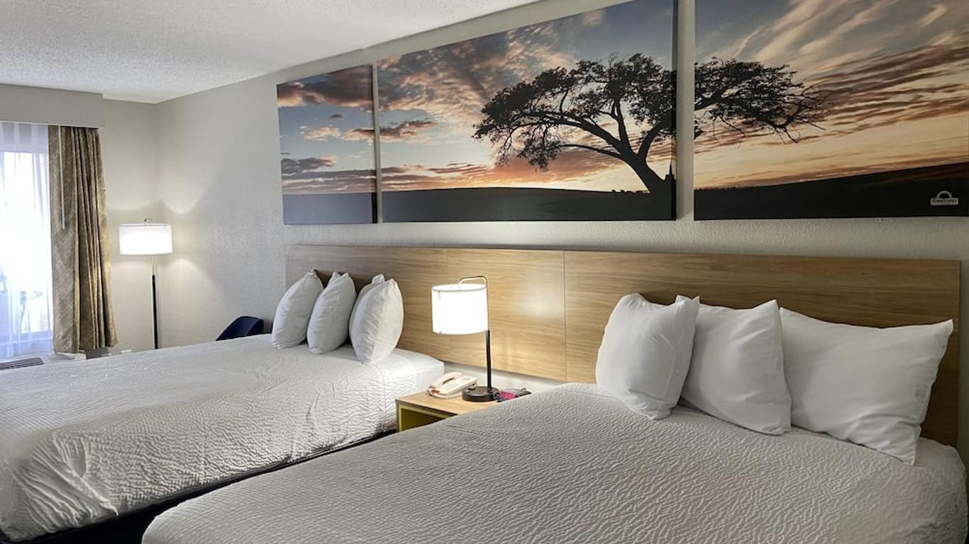 Days Inn by Wyndham Newnan