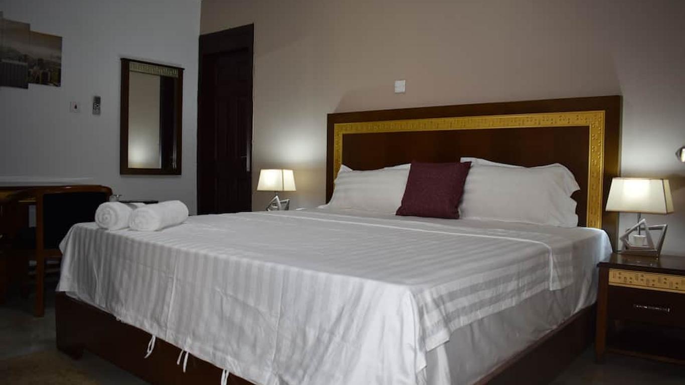 Cascade Hotel