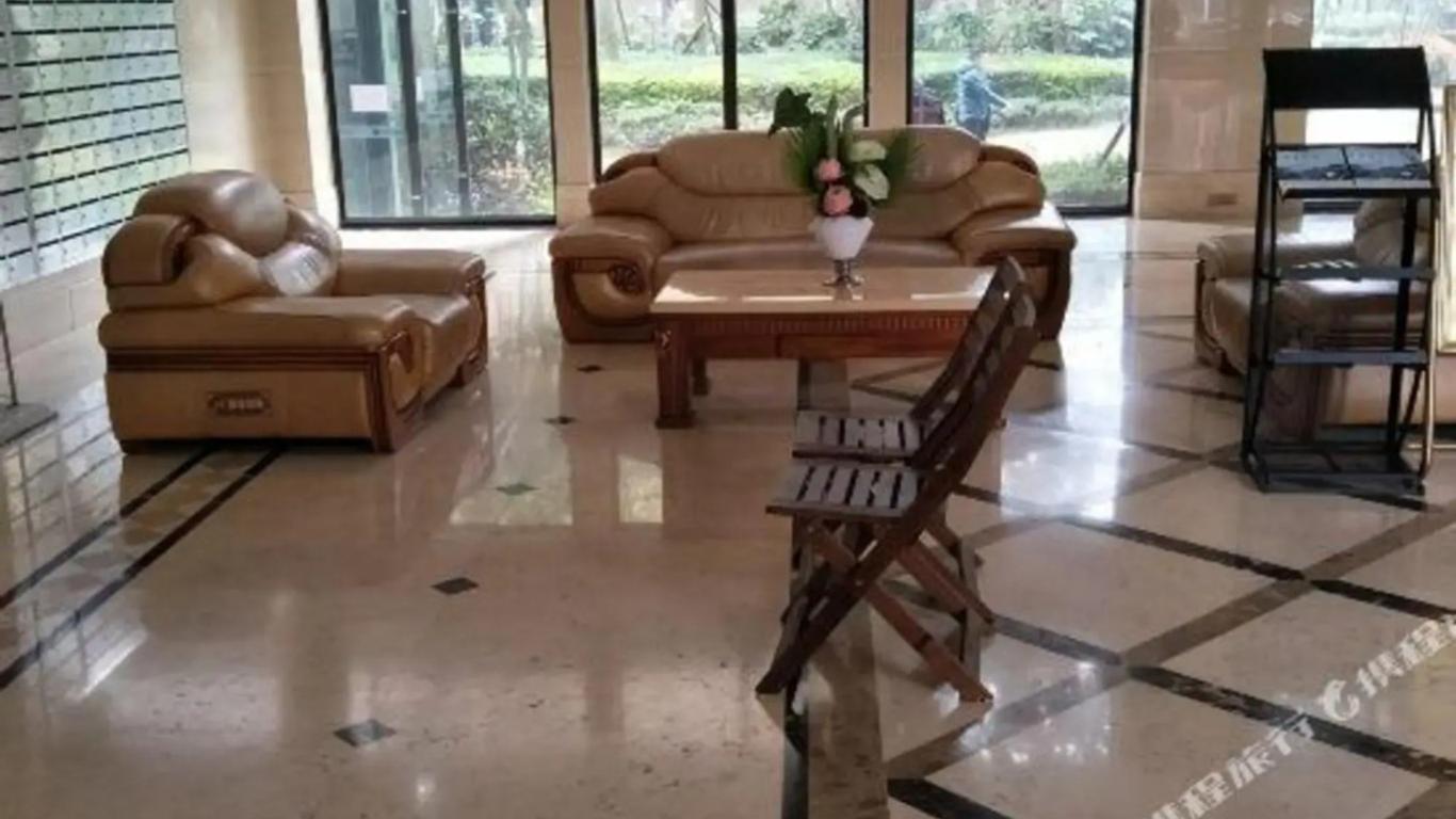Super 8 By Wyndham Chengdu West Near Baicaolu Subway Station