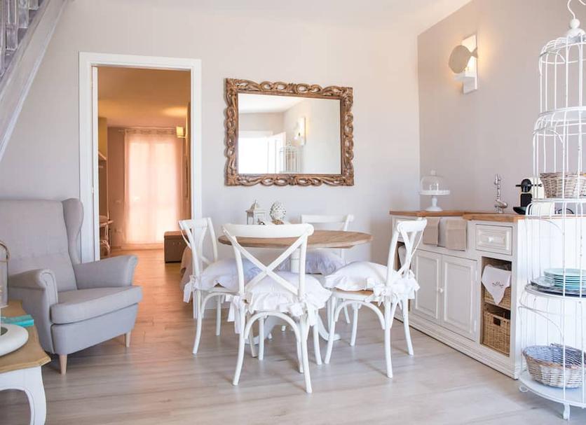 Dining room Photo
