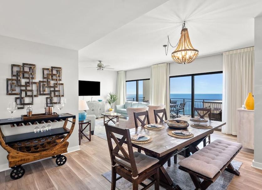 Dining room Photo